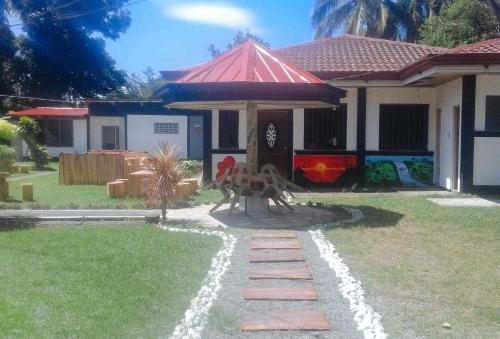 Golden Travellers Inn Antique By RedDoorz