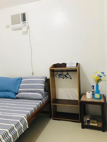 Queen's Room Rental 3