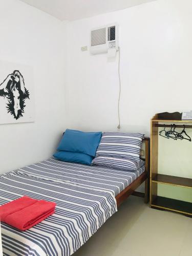 Queen's Room Rental 3