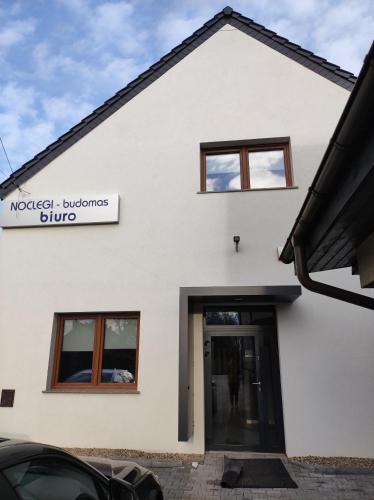 Noclegi Budomas Wrocław-Szymanów ParkigFree SmartTv