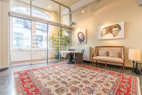 B&B Gallery Yasmine