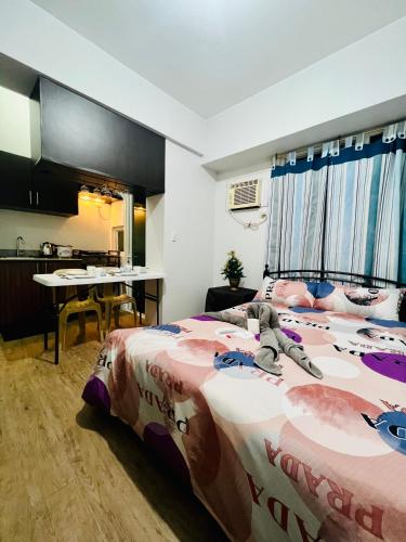 At Home Condo With Free Pool Access