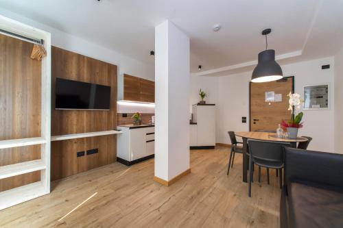 Yugogo Pellico 8 Trento Centro