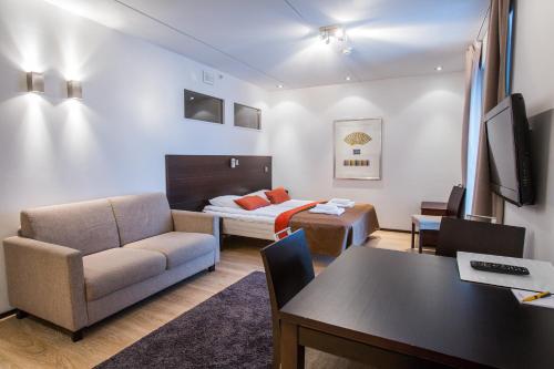 Levi Suites - Levi Gold