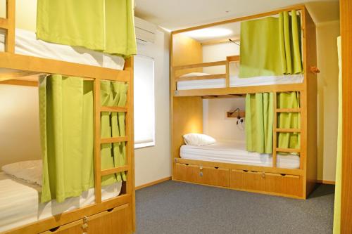 Peach Hostel & Suites