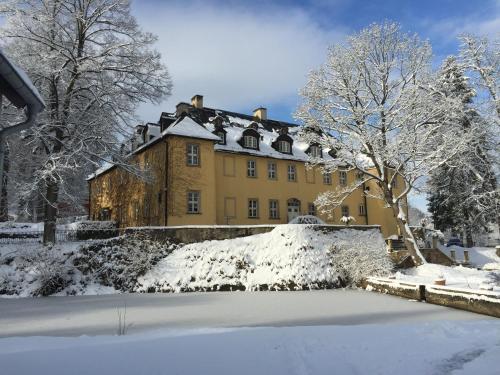 GreenLine Schloss Stonsdorf / Palac Staniszow