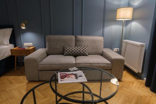 Color K23 Suites