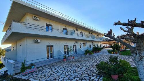 Amarandos Studios