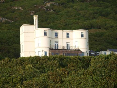 Ty'r Graig Castle