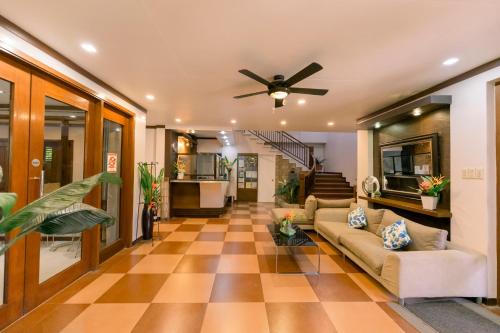 Madonna Hometel And Suites