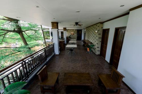 Madonna Hometel And Suites