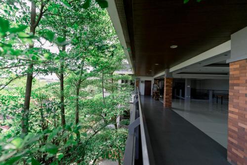 Madonna Hometel And Suites