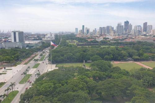 ETON BAYPARK MANILA by TRIPLE VIEW CONDOTEL