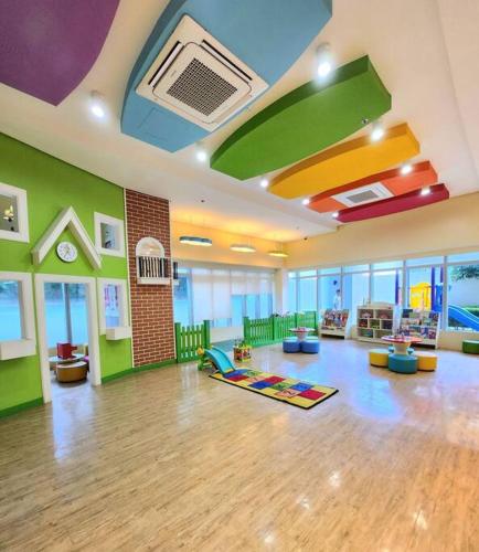 Cosy Executive 1 BR Uptown Parksuites Ultra fast Internet