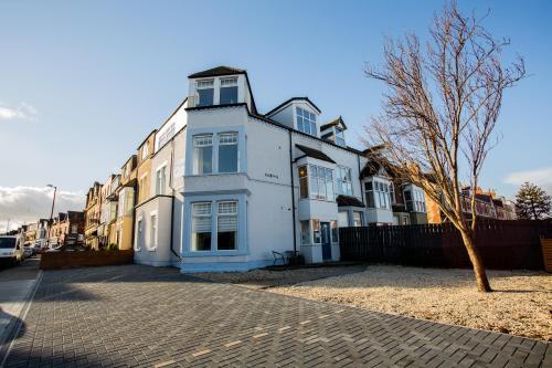 Esplanade Lodge
