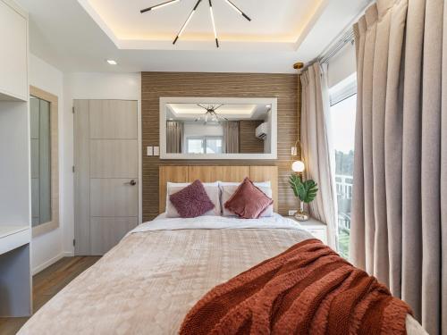 537 AMANI LUXURY SUITE, 3 Minutes to Airport, with Gym & Pool, FAST WI-FI, Free Netflix