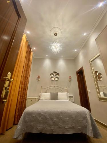 Hostal Orleans Barcelona