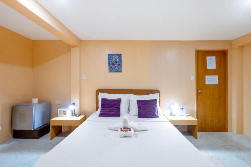 White Shamrock Beach Hotel