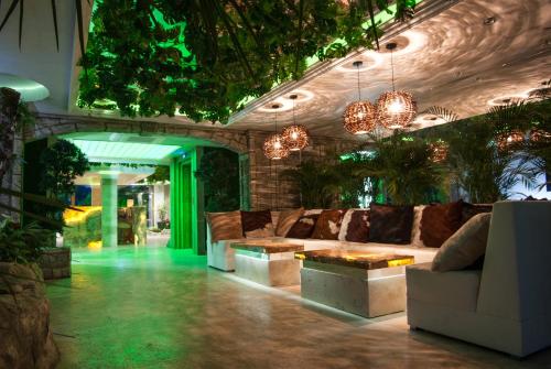 Apartcomplex Harmony Suites