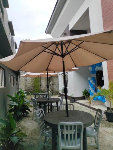 JPrime Traveller's Lodge