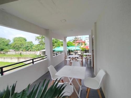 JPrime Traveller's Lodge