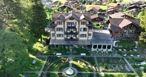 Alpenrose Hotel & Gardens