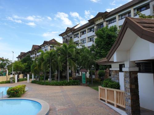 Ri's One Oasis w Free Pool back of SM City Mall