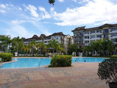 Ri's One Oasis w Free Pool back of SM City Mall