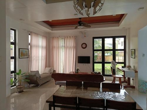 Andrew n Sophia's Guest House