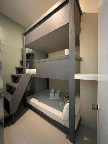 Laule'a Hostel
