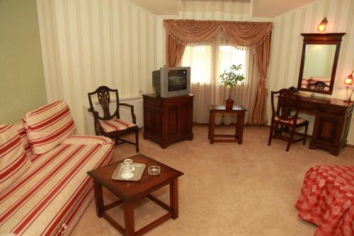 Majestic Hotel & Restaurant