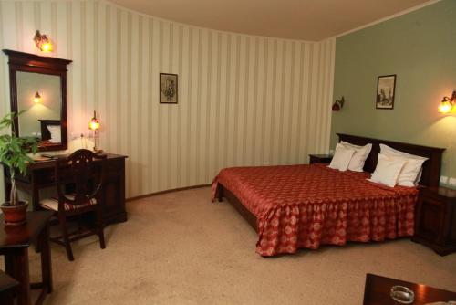 Majestic Hotel & Restaurant