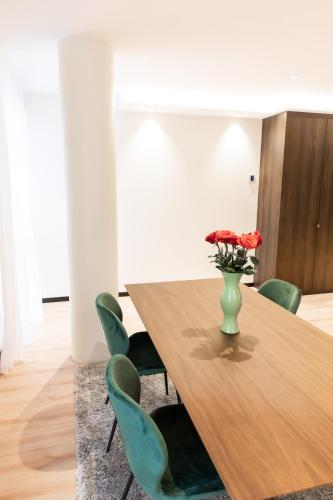 Suite Romanée 6 personnes vue Cathédrale 2 Places de parking