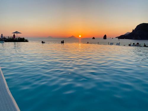 Therasia Resort Sea & Spa