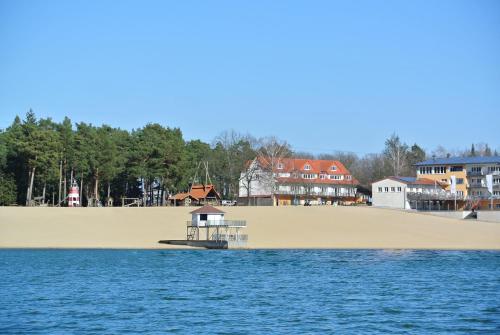 Bernsteinsee Hotel & Ferien