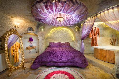 Splendid Cave Hotel