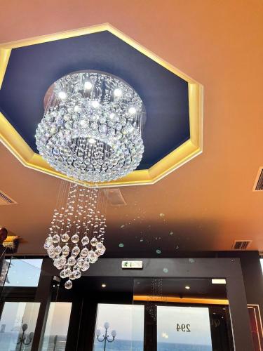 Queens Leriotis Hotel