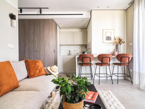 LIV Mackenzie Beach Suites