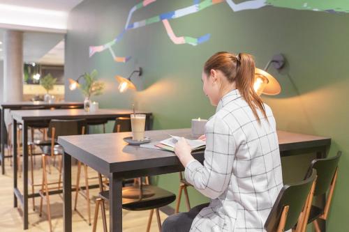 Holiday Inn - the niu, Amity Potsdam