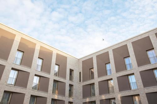 Holiday Inn - the niu, Amity Potsdam