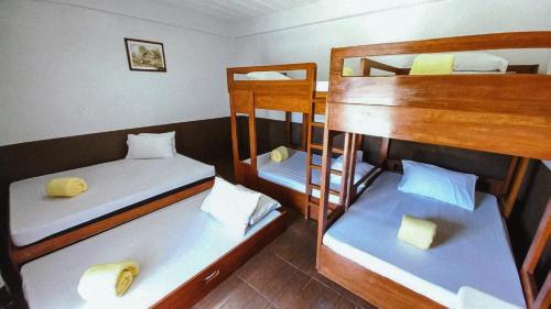 Pacific Waves Inn (Annex)