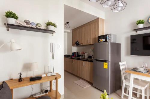 Shore 2 Apartment with Balcony