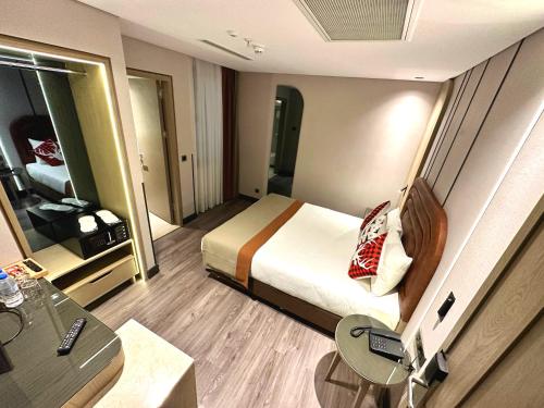 Edition Old City Boutique Hotel