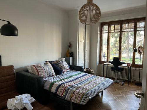 Double Bedroom & Kitchen - Perle du Lac, Geneva