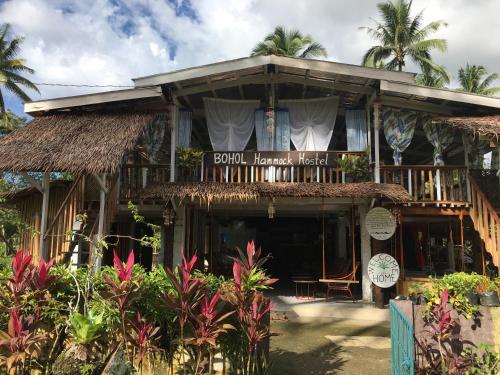 Batuan Hammock Hostel