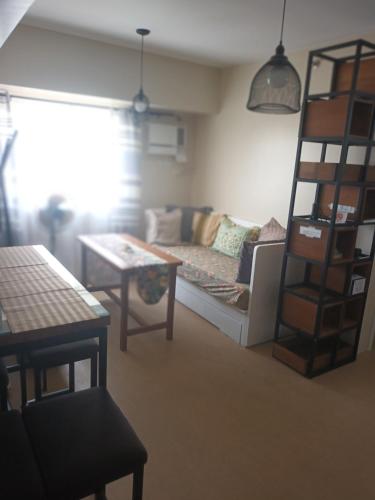 NICE CORNER AYALA 1 bedroom condo at heart of DAVAO CITY with hi speed wi fi internet