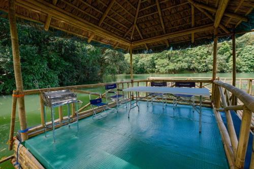 Almost Heaven Lake Resort by Cocotel