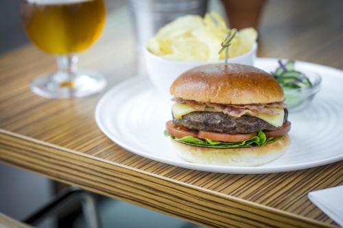 Holiday Inn Express Utrecht- Papendorp