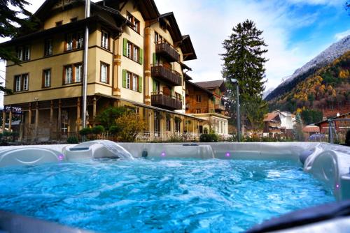 Alpenrose Hotel & Gardens