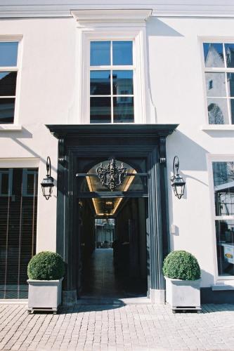 Hotel Bliss